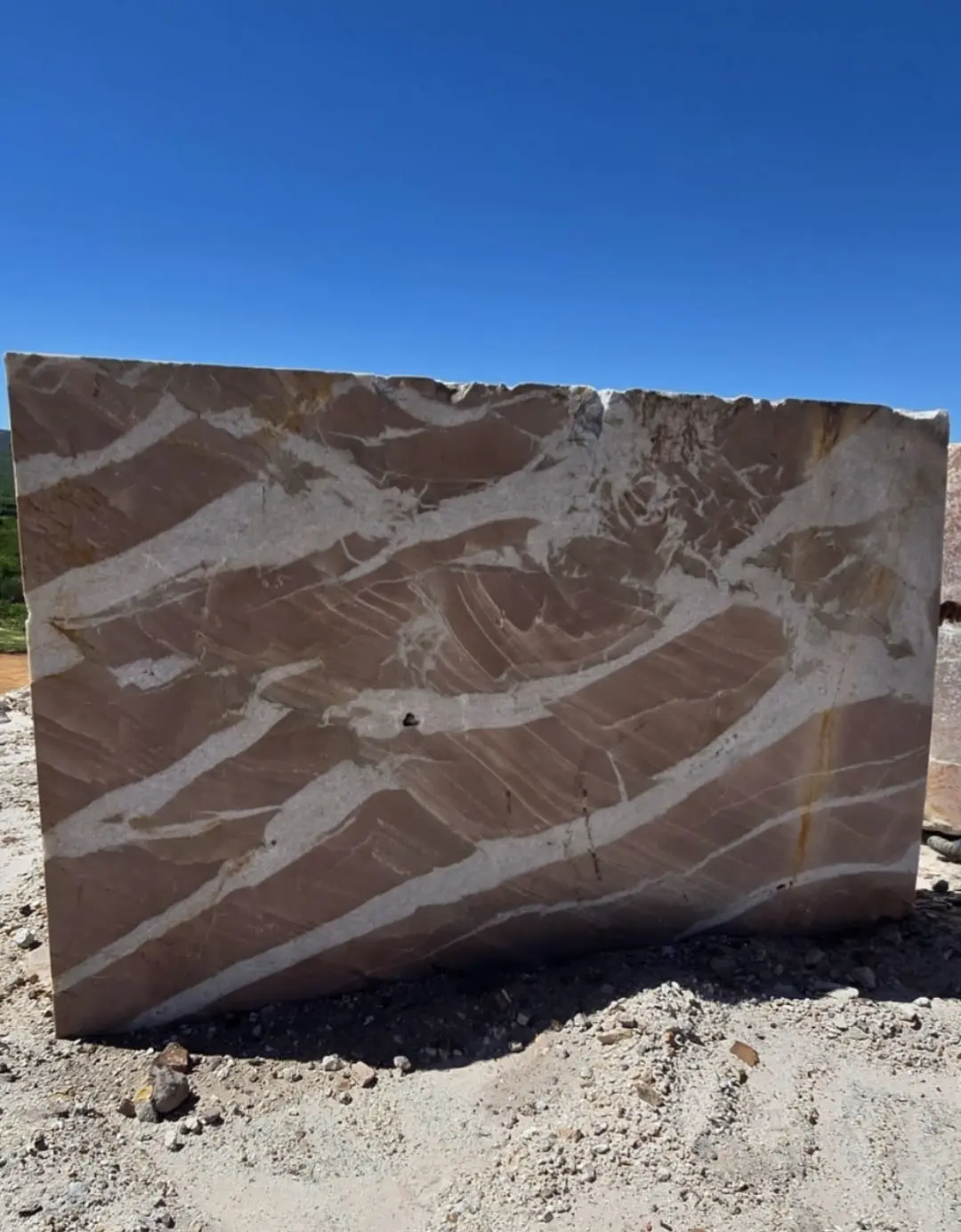 Palomino brown and white marble block